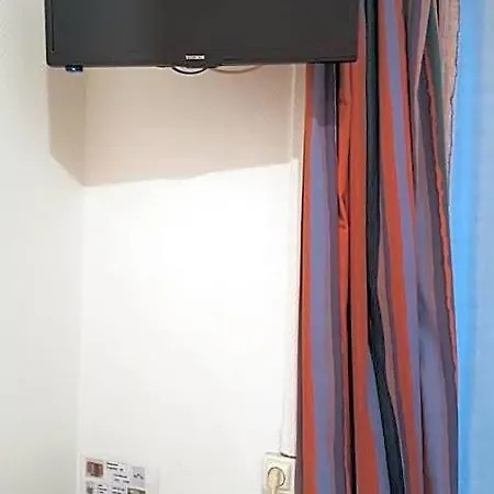 Hotel Feria Clichy